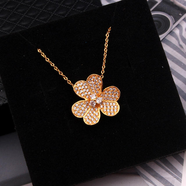 Korean fashion pave setting rhinestone flower real gold plated necklace