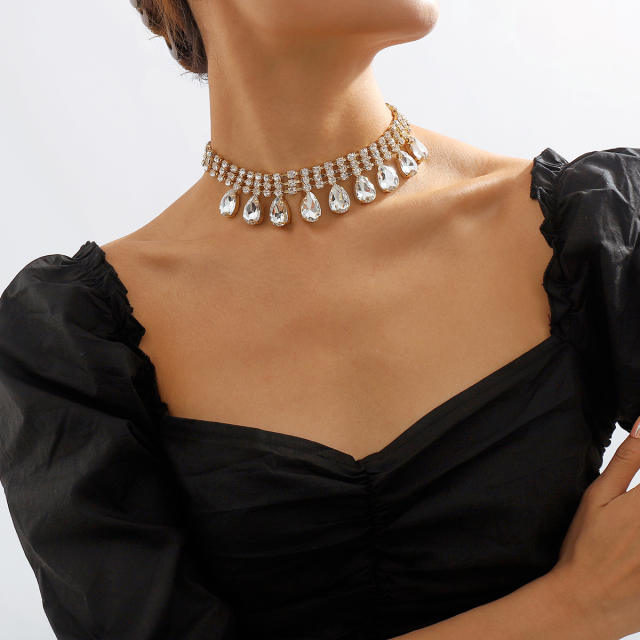 Eleagnt pave setting rhinestone drop choker