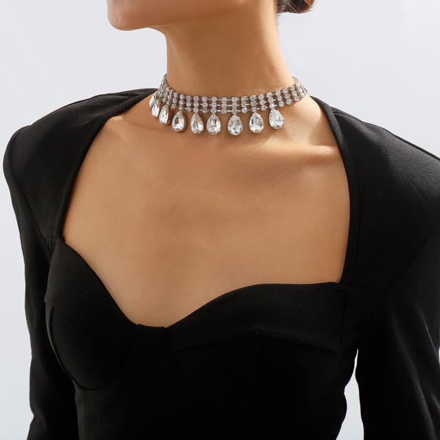 Eleagnt pave setting rhinestone drop choker