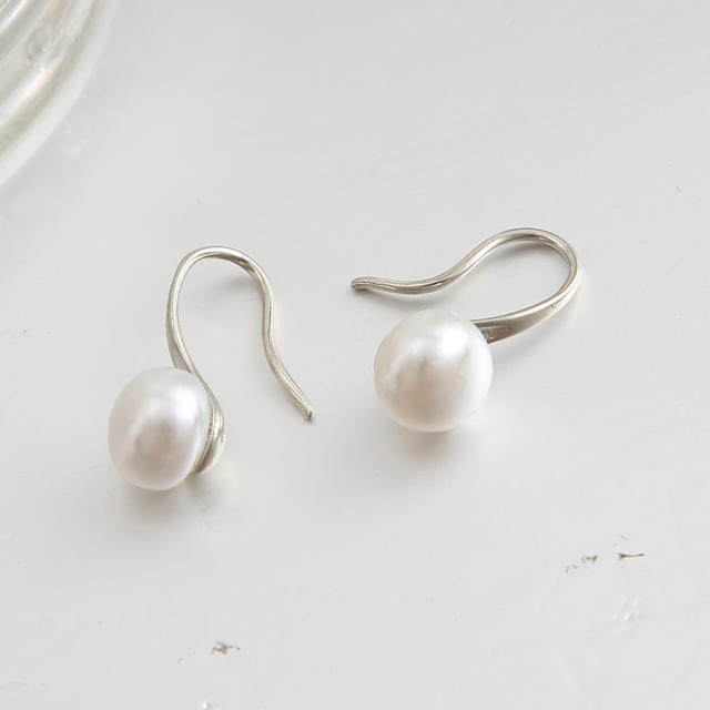 Baroque pearl earrings