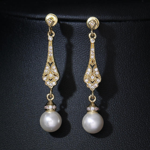 Elegant pearl drop gold plated copper earrings