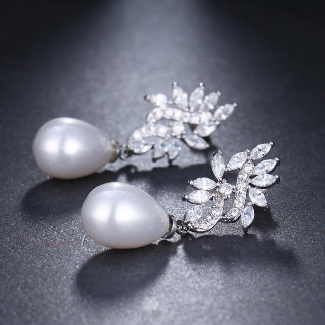 Korean fashion pearl drop cubic zircon diamond earrings