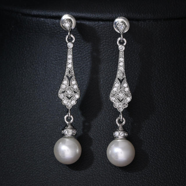 Elegant pearl drop gold plated copper earrings