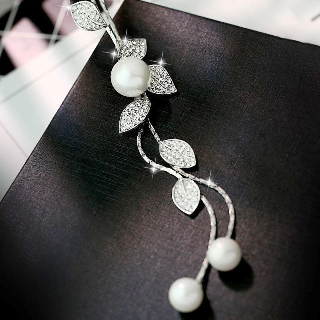 Elegant rhinestone pearl leaf long necklace