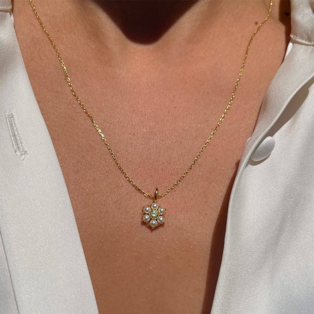 Elegant pearl flower pendant copper necklace