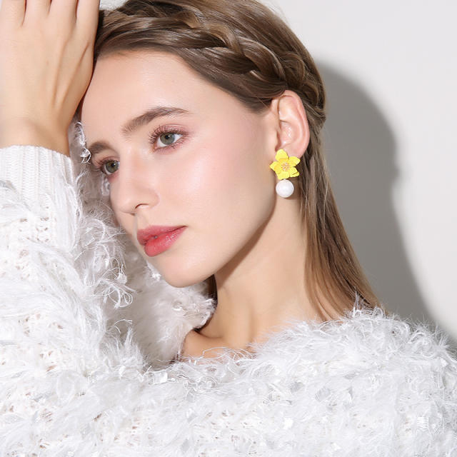Korean fashion yellow color flower pearl earrings