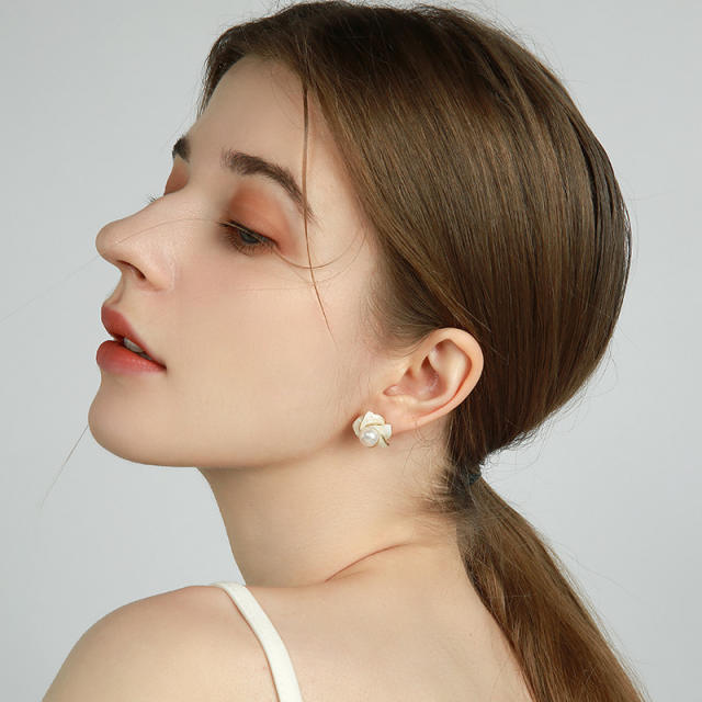 925 needle elegant flower water pearl studs earrings