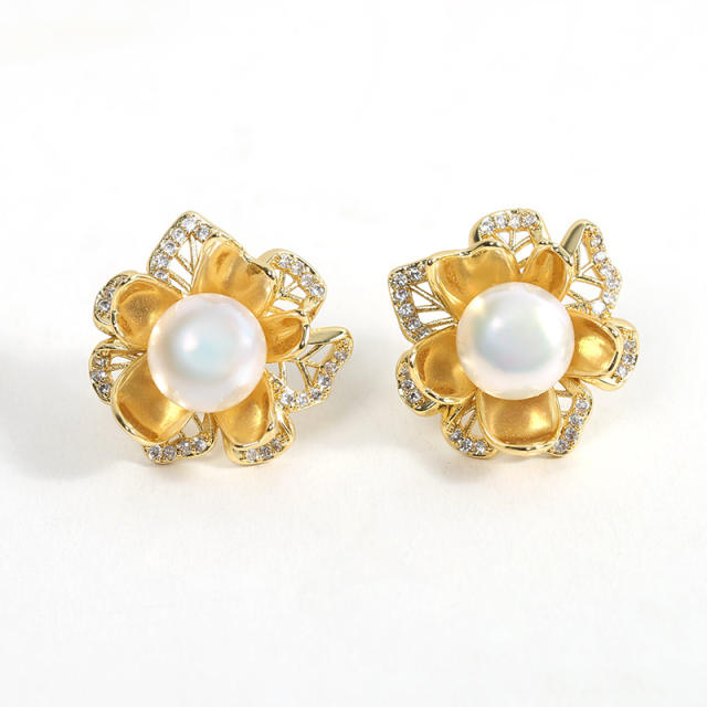 925 needle elegant gold flower pearl studs earrings