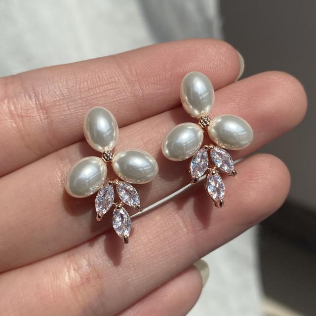 Romantic pearl cubic zircon flower studs earrings