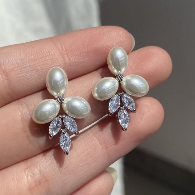 Romantic pearl cubic zircon flower studs earrings
