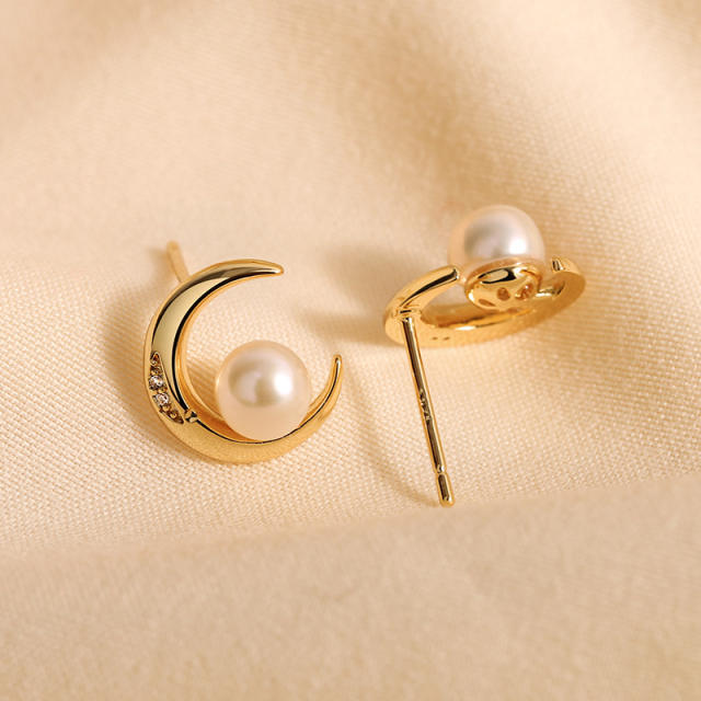 Chic cresentmoon pearl studs studs earrings