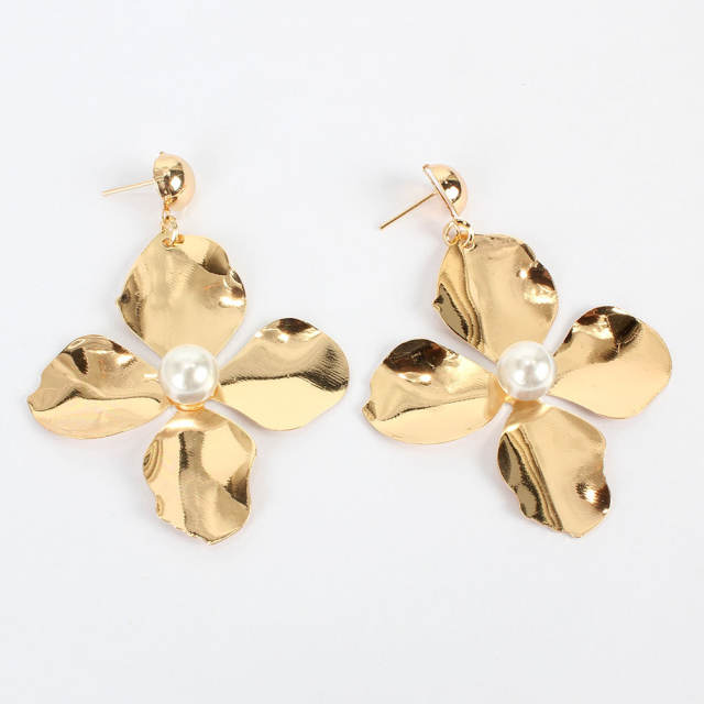 Vintage gold color metal clover earrings