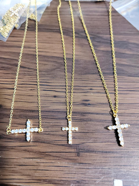 Dainy diamond cross stainless steel necklace