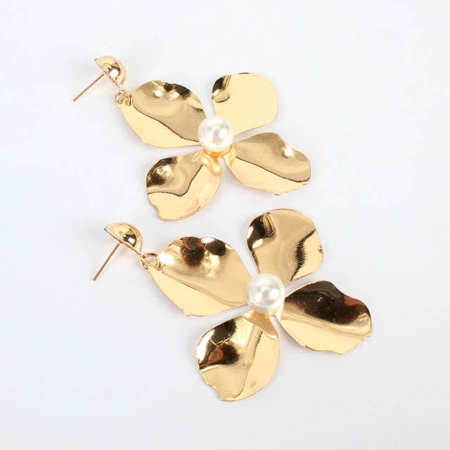 Vintage gold color metal clover earrings