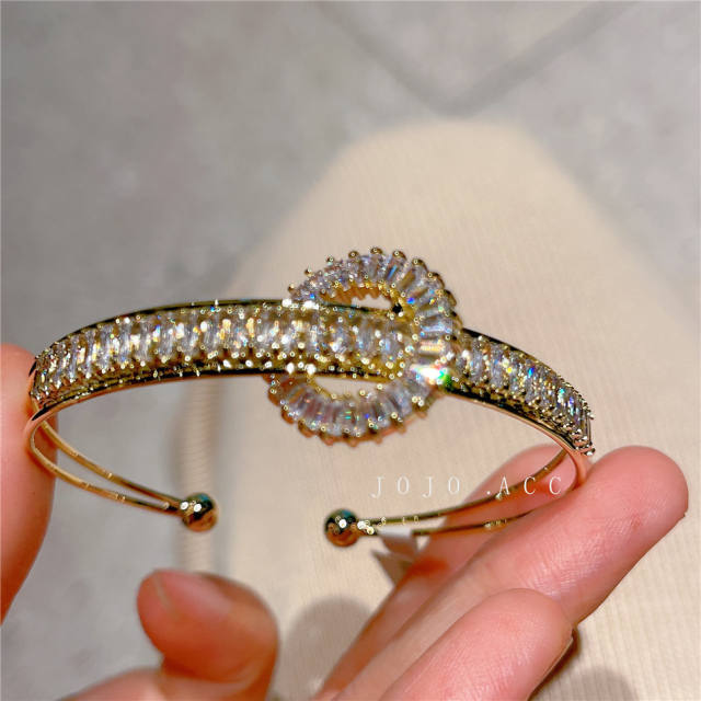 Delicate cubic zircon setting gold plated copper bangle