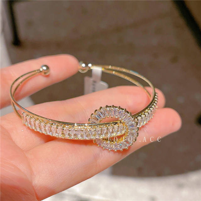 Delicate cubic zircon setting gold plated copper bangle