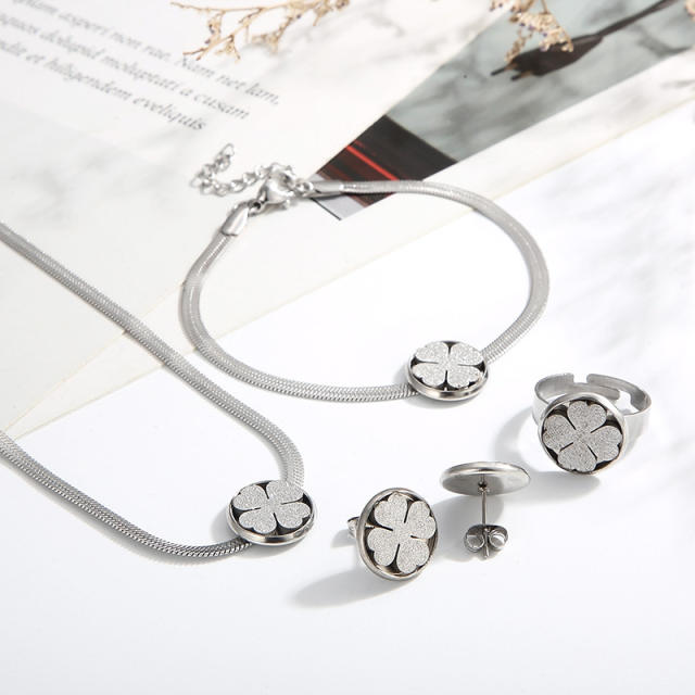 Occident fashion clover stainless steel necklace set