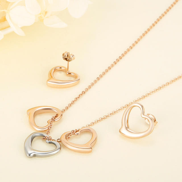 Hollow heart stainless steel necklace set