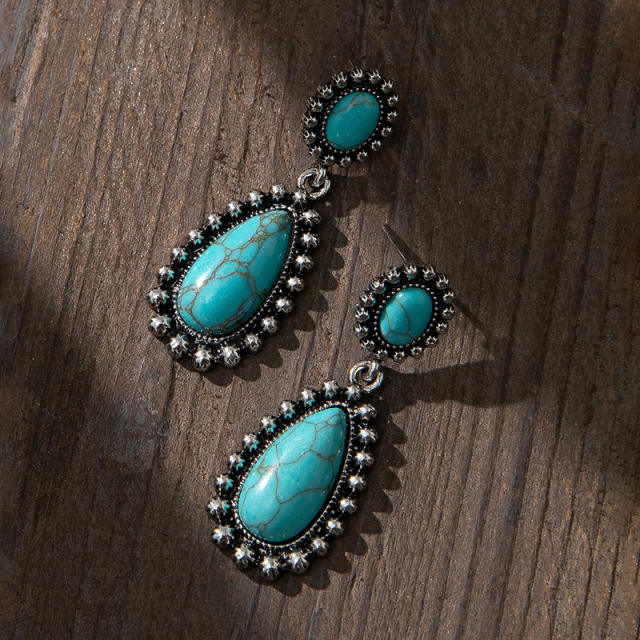 Vintage holiday Turquoise drop earrings