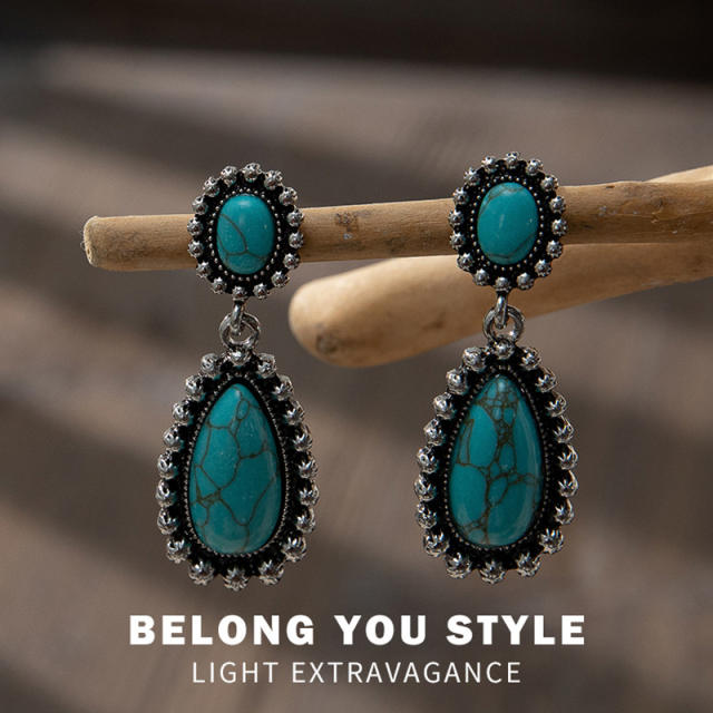 Vintage holiday Turquoise drop earrings