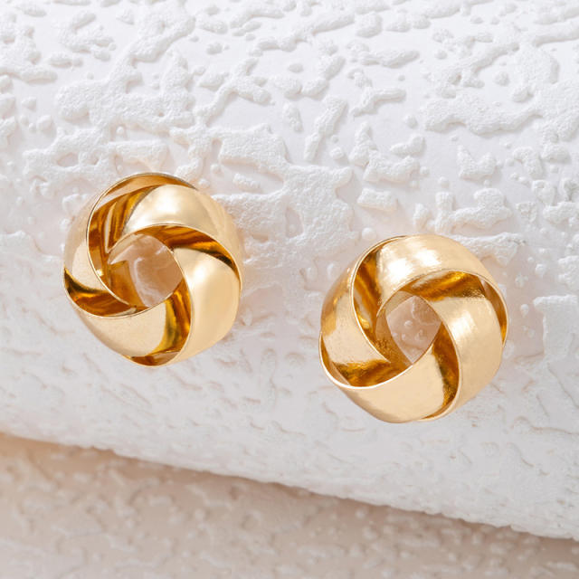 Simple design metal twisted studs earrings