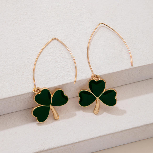 Green color clover alloy earrings
