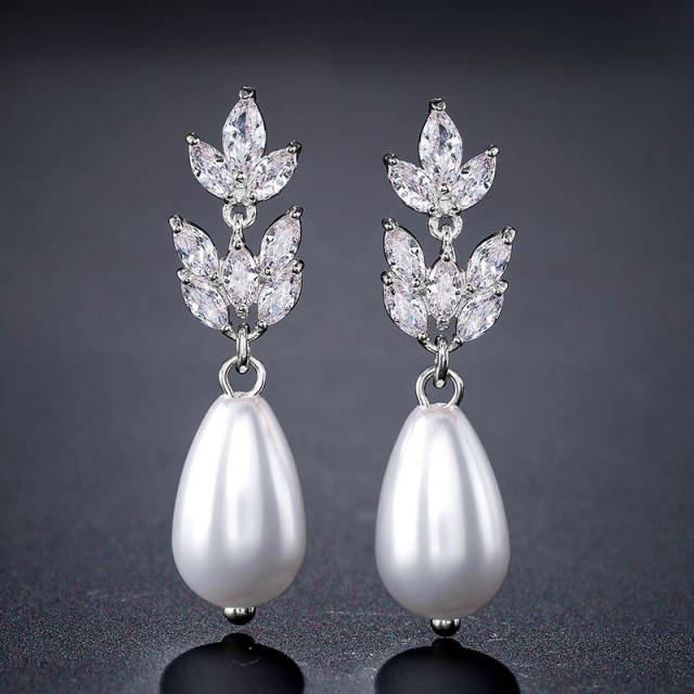 Occident fashion cubic zircon pearl drop diamond earrings