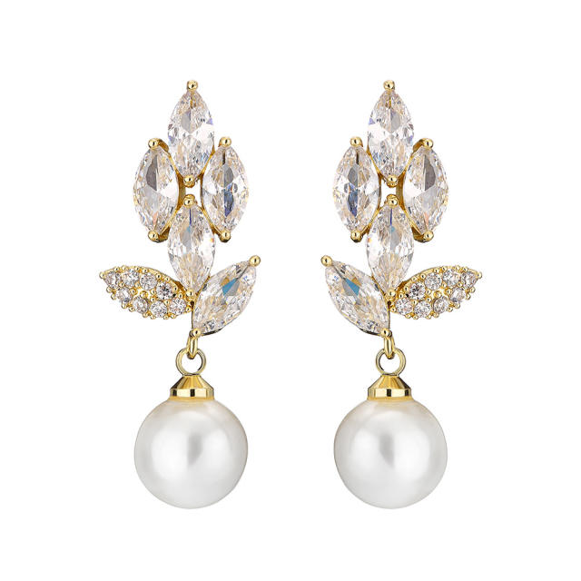 Eleagnt pearl drop cubic zircon earrings