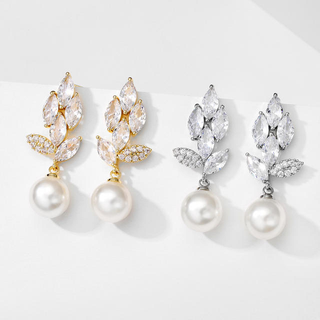 Eleagnt pearl drop cubic zircon earrings