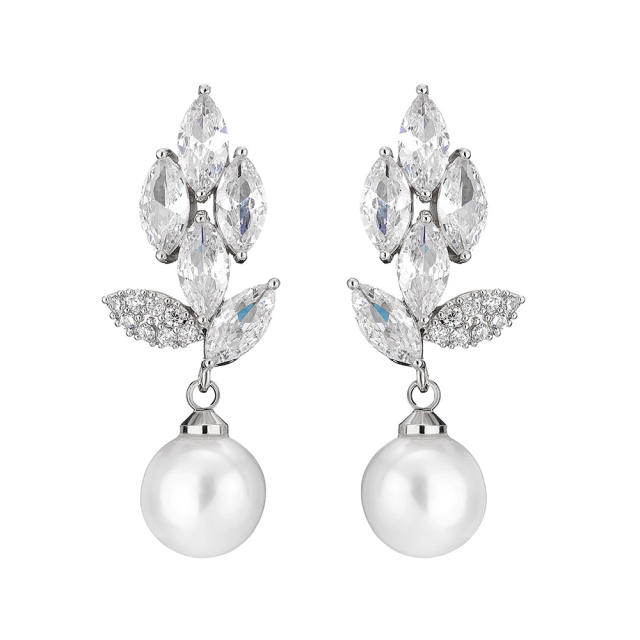 Eleagnt pearl drop cubic zircon earrings