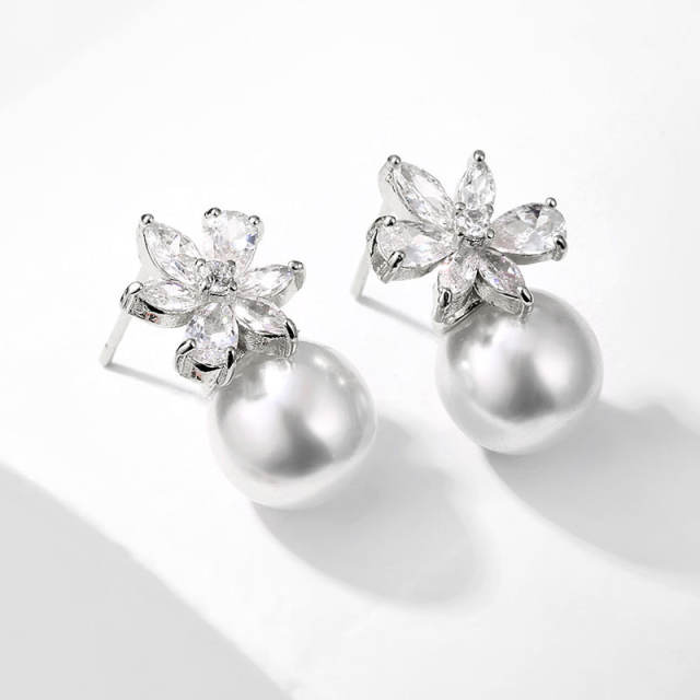 Classic cubic zircon flower pearl earrings