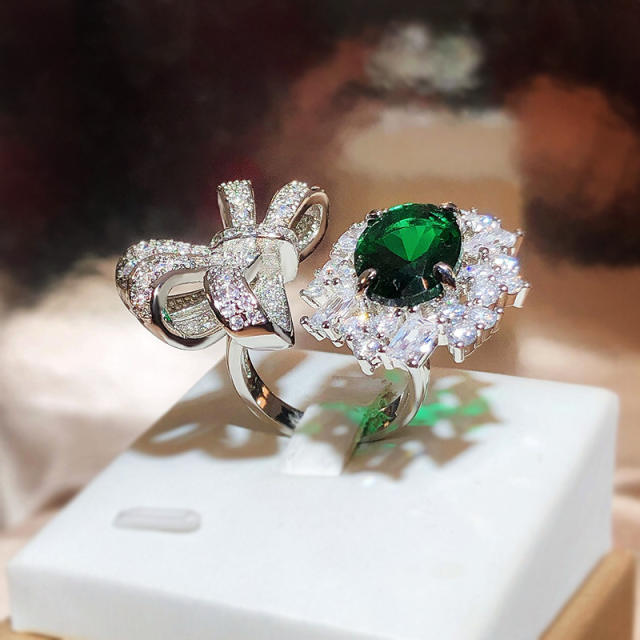 Luxury emerald statement diamond bow adjustable rings