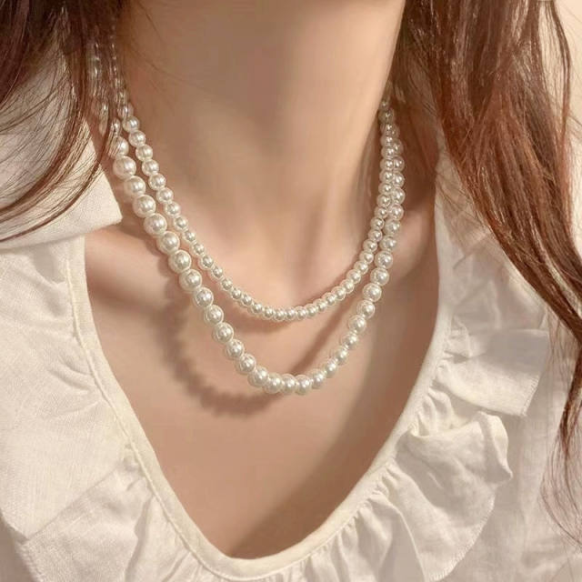 Classic pearl necklace