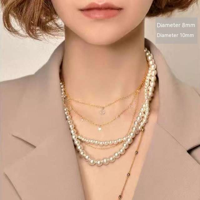 Classic pearl necklace