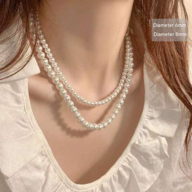 Classic pearl necklace