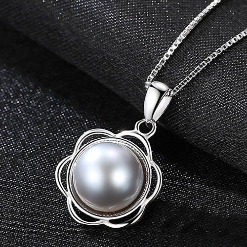 Sterling silver black pearl necklace