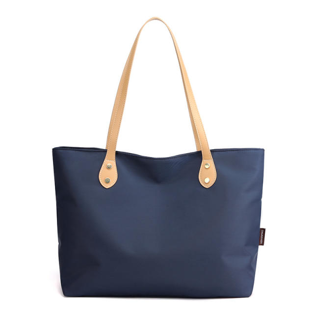 Large capacity nylon tote bag