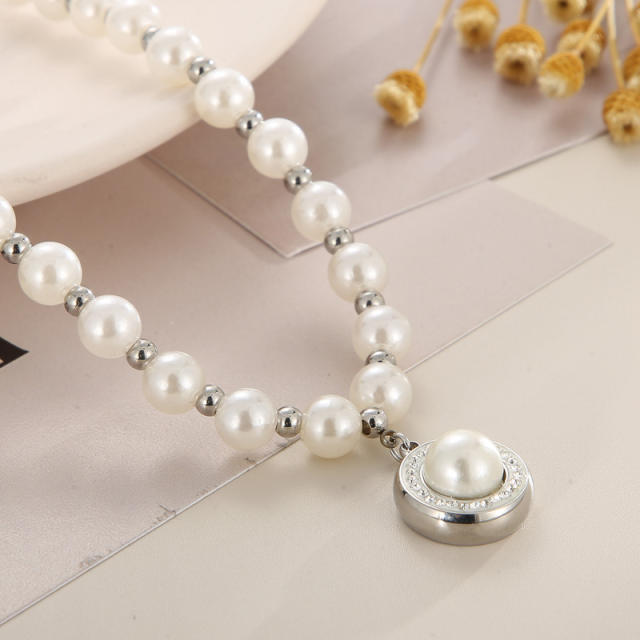 French trend pearl bead stainless steel round pendant necklace