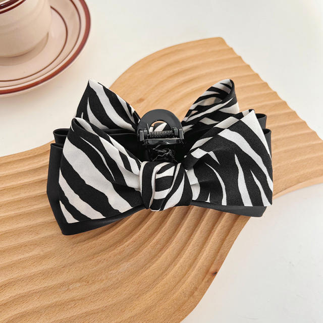 Korean fashion spring polka dots hair claw clips