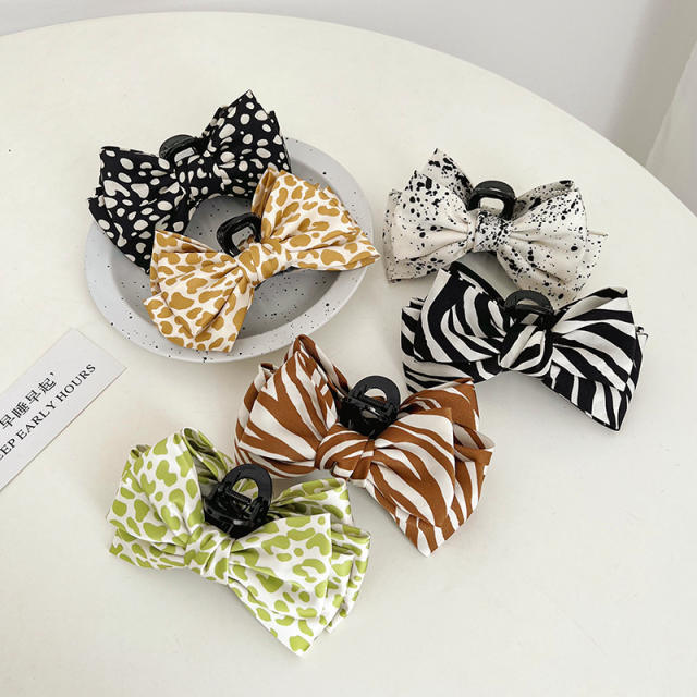 Korean fashion spring polka dots hair claw clips