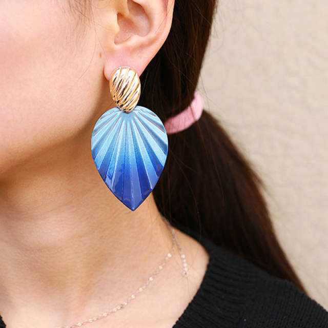 Personality Gradient color leaf earrings