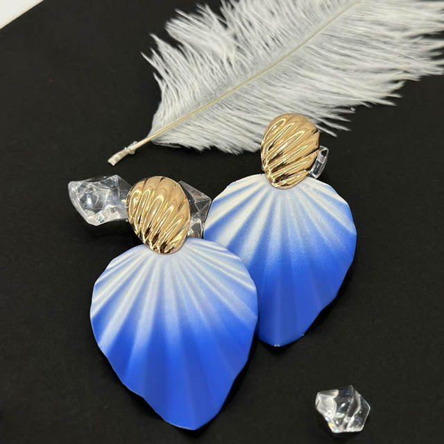 Personality Gradient color leaf earrings