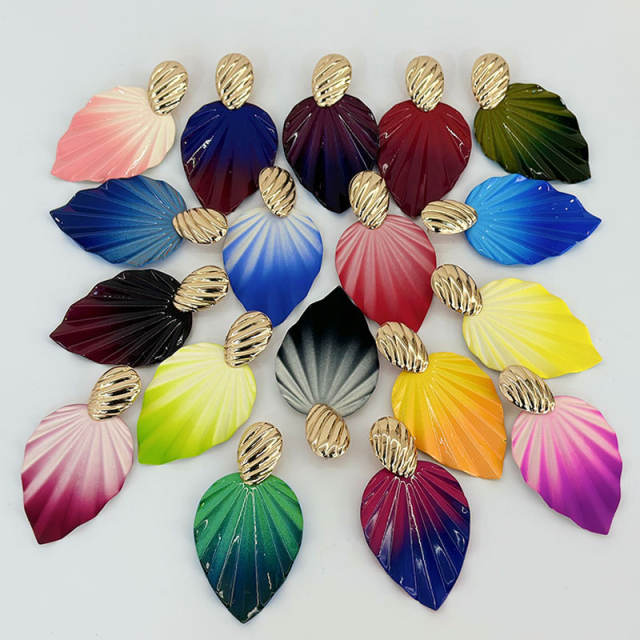 Personality Gradient color leaf earrings