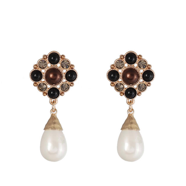 Vintage palace trend pearl drop earrings