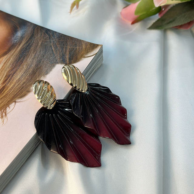 Personality Gradient color leaf earrings