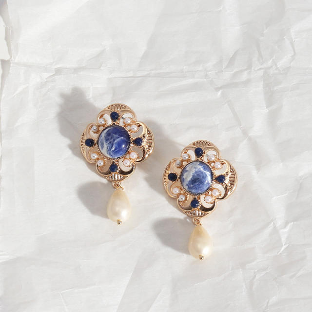 Vintage palace trend pearl drop earrings