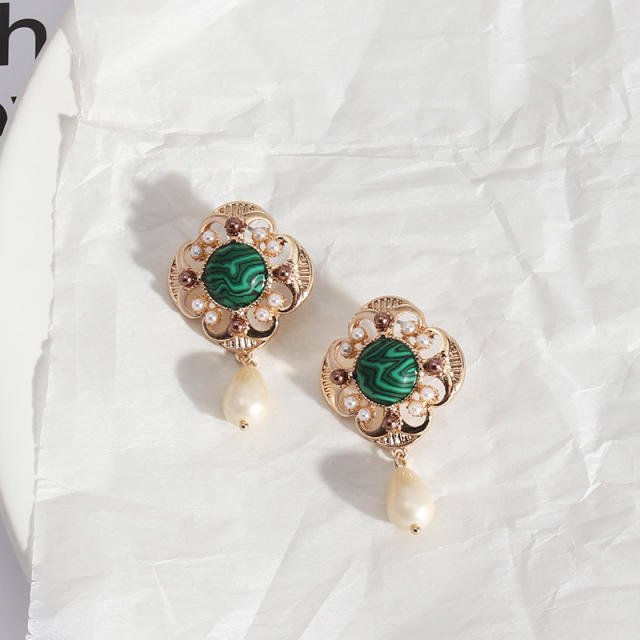 Vintage palace trend pearl drop earrings