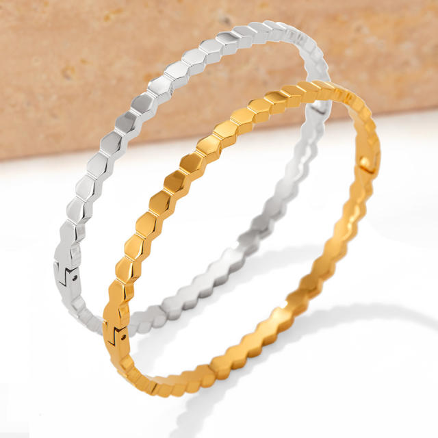 Simple design stainless steel bangle