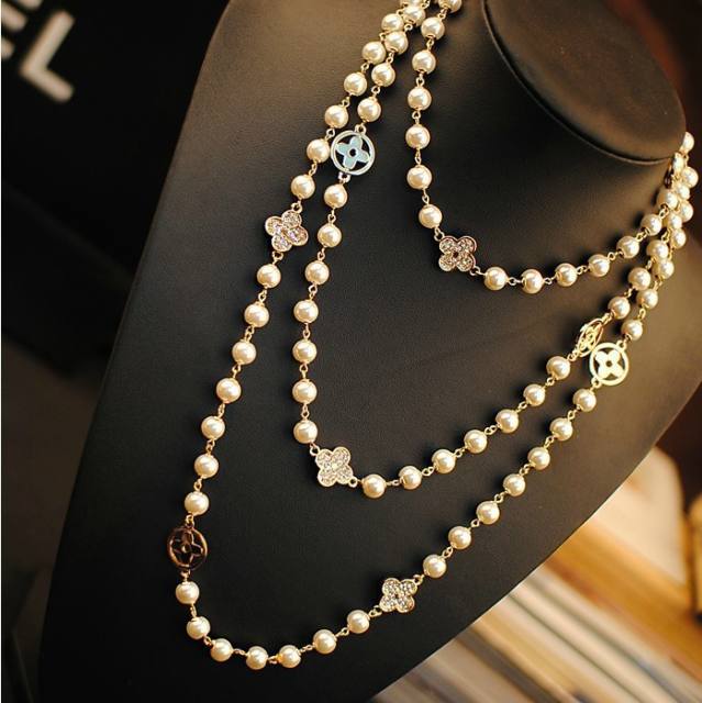 Classic pearl bead clover flower layer long necklace sweater chain