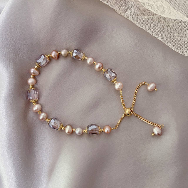 Elegant light pink water pearl bead bracelet